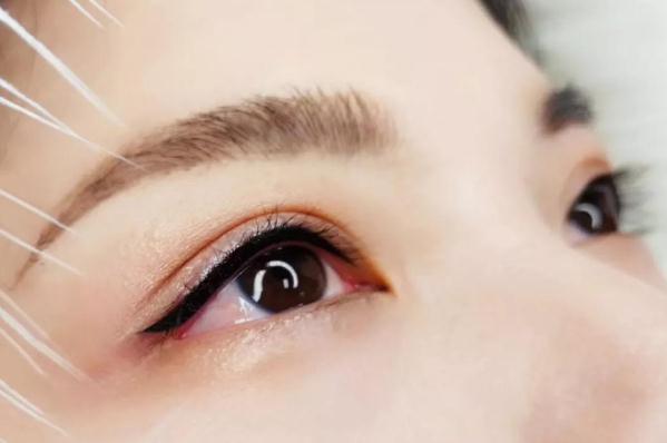 美瞳线和眼线哪个好看 美瞳线和眼线哪个好 美瞳线和眼线哪个好看 美瞳线和眼线哪个好