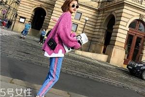 牛仔裤被84染了怎么办?立即冲洗干净 牛仔裤被84染了怎么办?立即冲洗干净