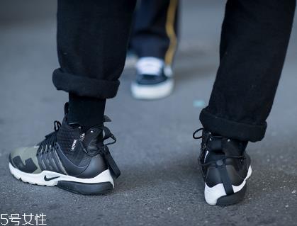 运动鞋鞋底变硬怎么办?放太久或者已老化 运动鞋鞋底变硬怎么办?放太久或者已老化