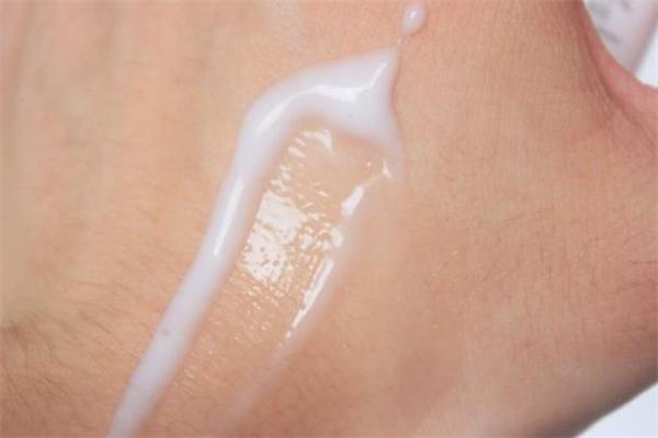 薇诺娜特护霜适合痘痘肌吗 薇诺娜特护霜适合油皮吗 薇诺娜特护霜适合痘痘肌吗 薇诺娜特护霜适合油皮吗