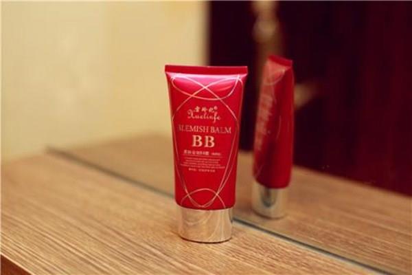 怎么涂bb霜比较自然 涂完bb霜后涂什么 怎么涂bb霜比较自然 涂完bb霜后涂什么