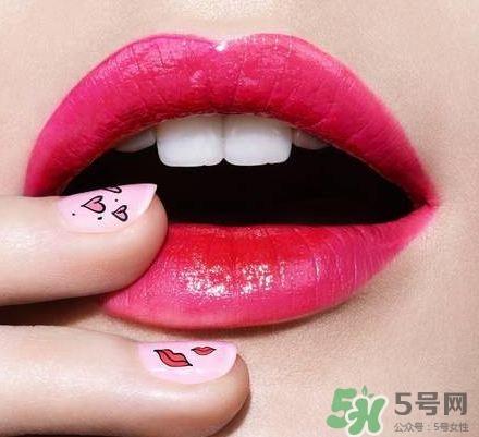 lancome兰蔻花瓣渐层唇蜡笔色号 兰蔻花瓣渐层唇蜡试色 lancome兰蔻花瓣渐层唇蜡笔色号 兰蔻花瓣渐层唇蜡试色