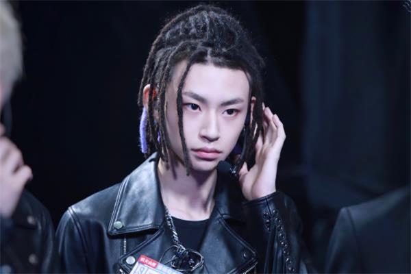 脏辫是假发吗 脏辫是接上去的吗 脏辫是假发吗 脏辫是接上去的吗