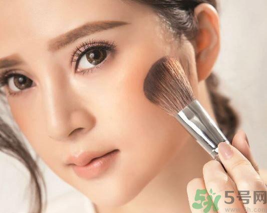 魅力淡妆 让睫毛根根分明