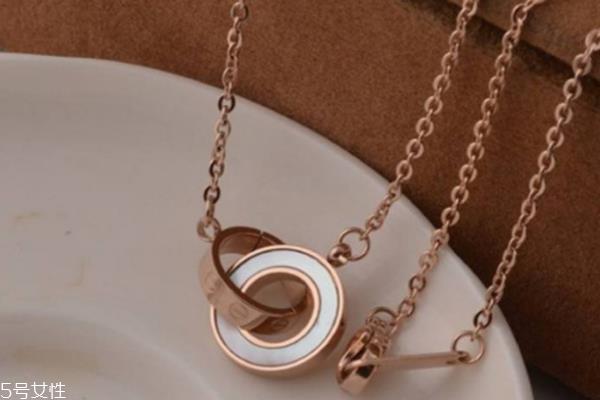 卡地亚项链可以刻字吗 刻上爱的箴言