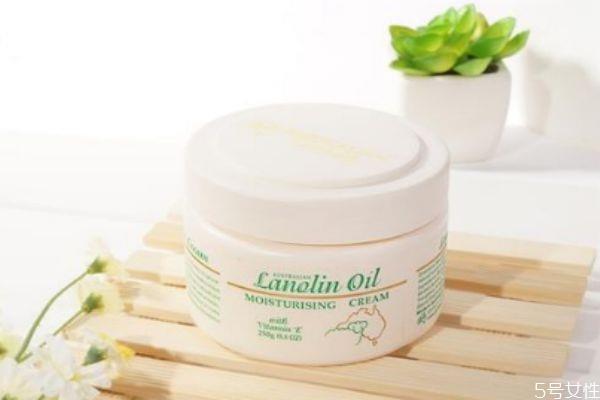 夏天身体乳是要涂全身吗 身体乳夏天应该怎么用 夏天身体乳是要涂全身吗 身体乳夏天应该怎么用