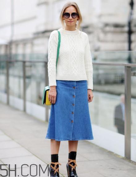 白色毛衣有油怎么洗掉?白色毛衣上的油渍如何处理? 白色毛衣有油怎么洗掉?白色毛衣上的油渍如何处理?