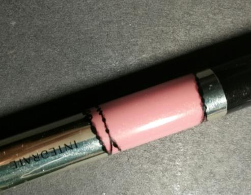 唇彩和口红哪个危害大？