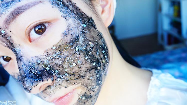 补水面膜频率多久最好 油皮敷面膜要注意这些事 补水面膜频率多久最好 油皮敷面膜要注意这些事