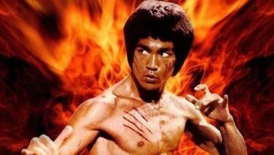 ​李小龙最真实的实战记录！日本格斗冠军都顶不住他一拳，场面震撼