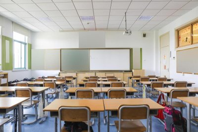 ​学生正当防卫掌掴老师，有多罪大恶极？人才流失的原因我找到了