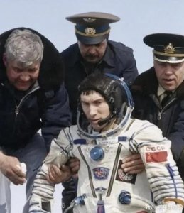 ​上世纪九十年代苏联一位宇航员遭故障被遗弃在外太空311天