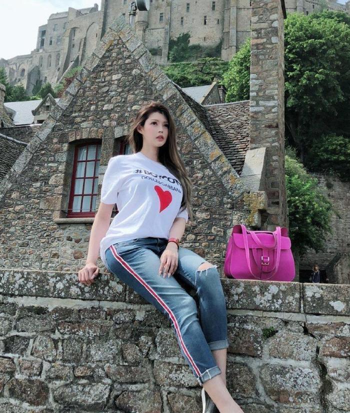 富豪娶妻也不容易,求婚10次终于成功,成现实版“美女与野兽”