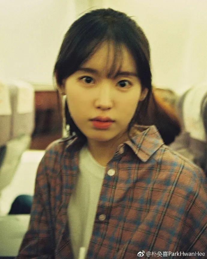 拥有这张18岁清纯女大学生脸的本尊,居然是8岁孩子的妈!