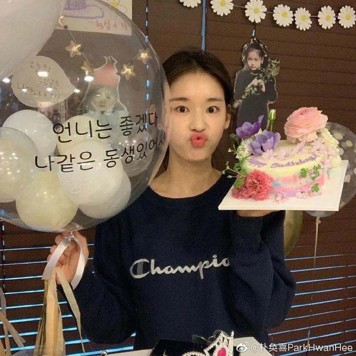 拥有这张18岁清纯女大学生脸的本尊,居然是8岁孩子的妈!