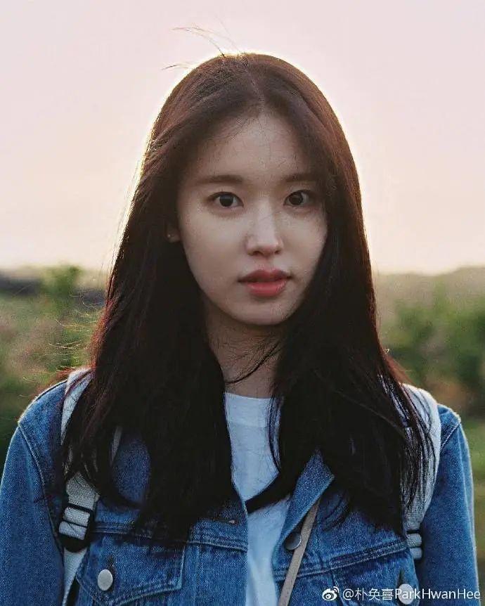 拥有这张18岁清纯女大学生脸的本尊,居然是8岁孩子的妈!