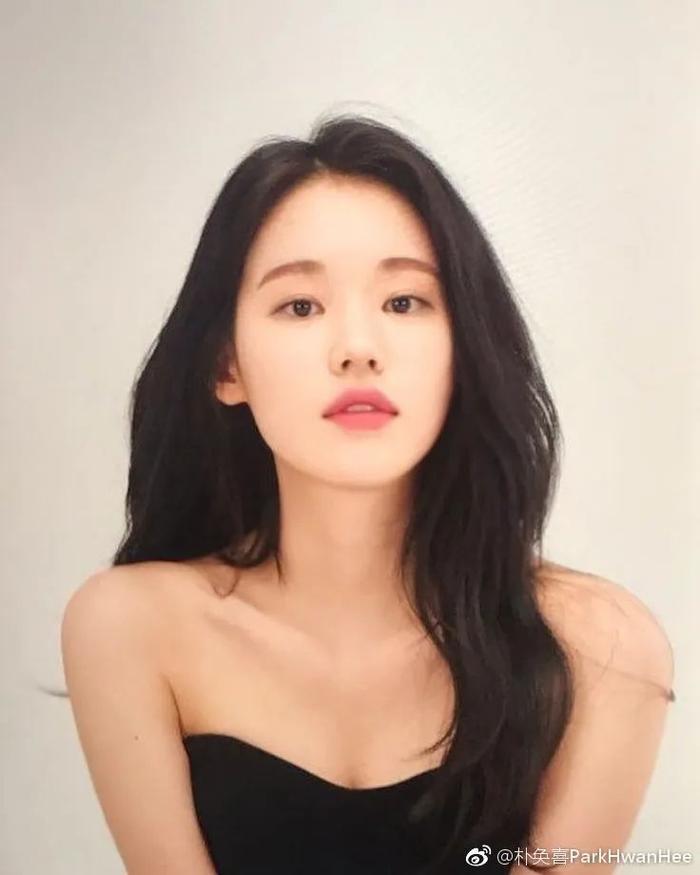 拥有这张18岁清纯女大学生脸的本尊,居然是8岁孩子的妈!