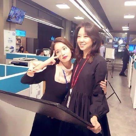 拥有这张18岁清纯女大学生脸的本尊,居然是8岁孩子的妈!