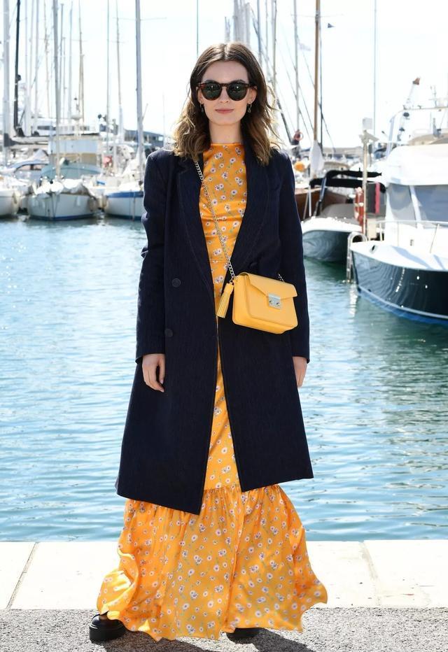 24套黑色大衣搭配指南,适合18岁-35岁女生,时髦高级有气场