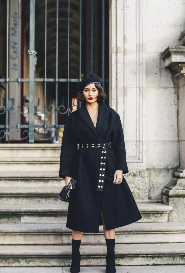 24套黑色大衣搭配指南,适合18岁-35岁女生,时髦高级有气场