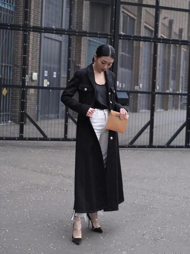 24套黑色大衣搭配指南,适合18岁-35岁女生,时髦高级有气场