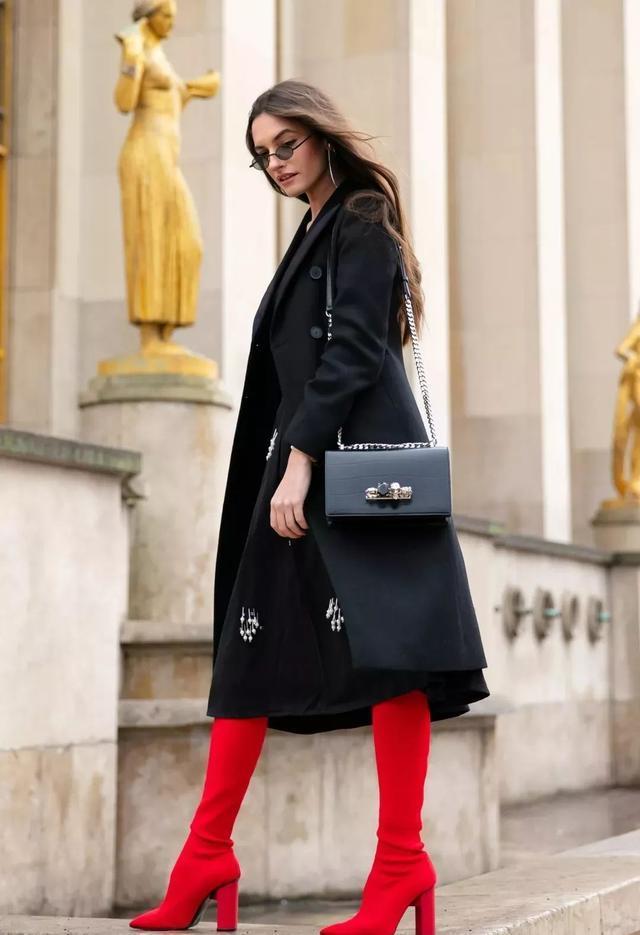 24套黑色大衣搭配指南,适合18岁-35岁女生,时髦高级有气场