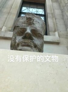 ​70岁香港明星游览大英博物馆，痛批英国“真会偷”，女儿仍在英国深造