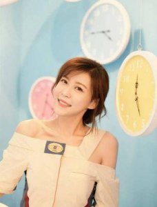 ​《爱情公寓》中李金铭：甜美笑容背后的演技宝藏