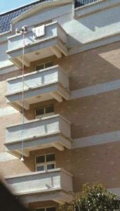 ​河南女大学生 用床单把外卖吊到6楼