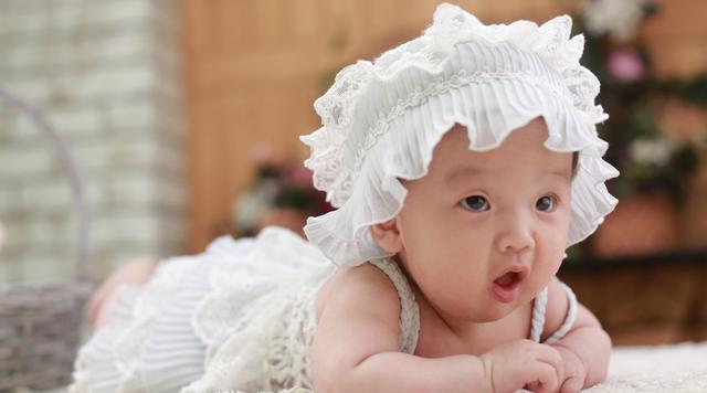 黎明女儿正面照曝光,称女儿平凡?遗传注定她不会平凡