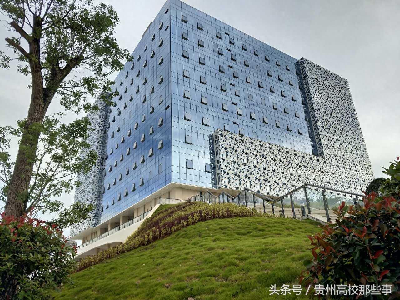 从大连南迁遵义，遵义医学院新图书馆落成华丽变身