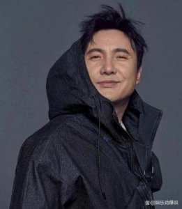 ​沈腾曾表示，沙溢并非军艺校草然而，你若了解沙溢年轻时之帅气，定会为之一振