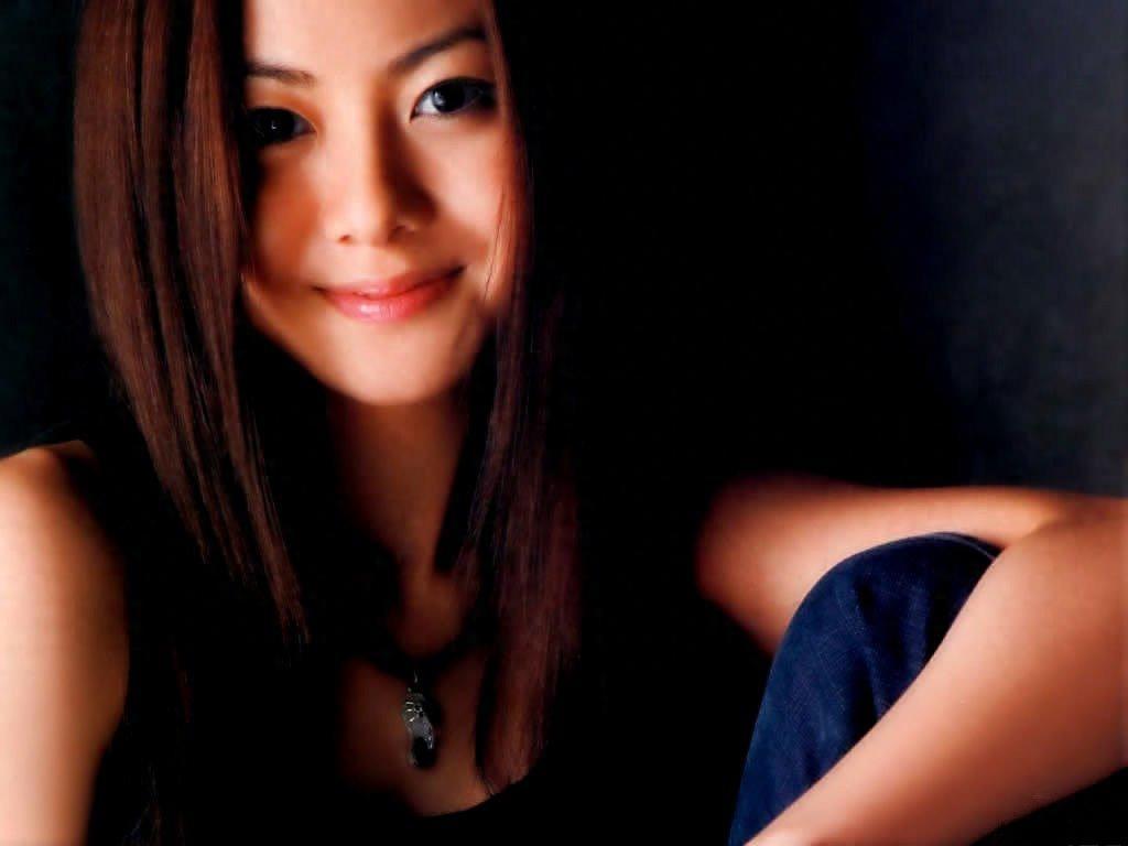 日本知名女歌手仓木麻衣