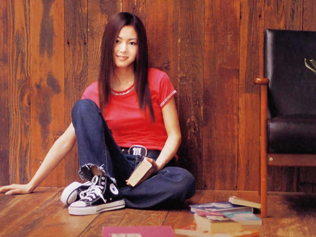 日本知名女歌手仓木麻衣