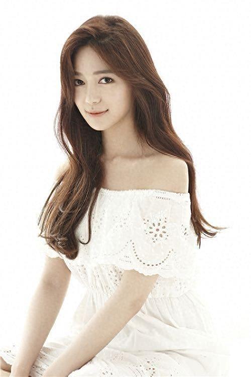 韩国美女明星李伊利雅