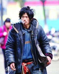 气质非凡气吞山河的流浪帝,真的是鑫辉集团董事长吗?