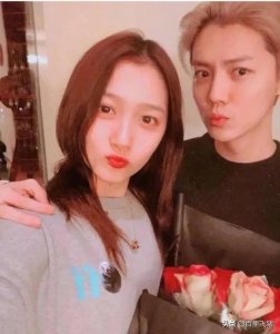 ​鹿晗关晓彤是怎么走到一起的？