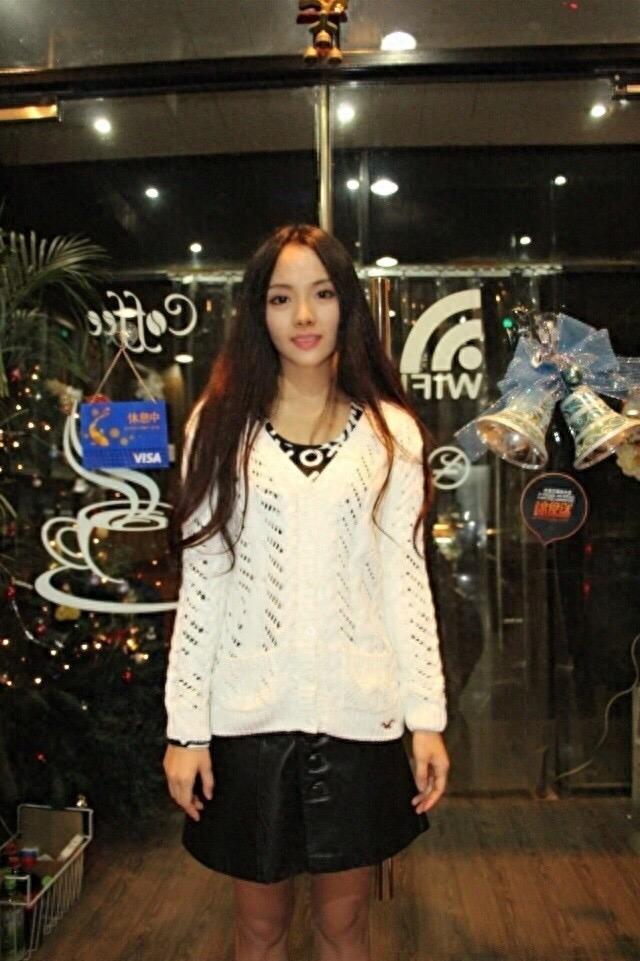 赵艺涵清纯大气,性格开朗阳光,多才多艺的她掌握多种民族乐器