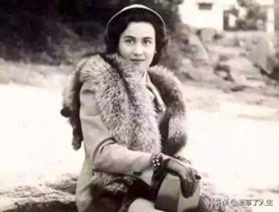 ​赌王原配夫人黎婉华，身份地位是最高贵的，也是结局最“惨”的