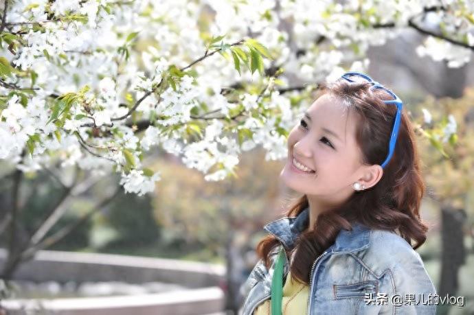 馨子，1985年11月30日出生于上海，《红苹果乐园》筱雅