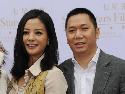 ​赵薇亲日辱华，被人泼满粪便狼狈离场，如今原形毕露大快人心