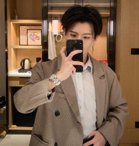 ​七鹤大人为证明不是“鸭嘴兽”，特地曝出素颜照，颜值帅到犯规