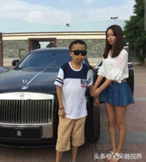 前段时间的快手红人外星人陈山现况如何?身世曝光并不是富二代