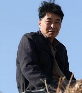 ​20年前演“董雷”出名，长相太凶演反派吓到小孩，现实中的好男人