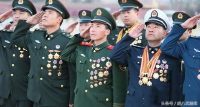 ​200万解放军不超过30人，他们比将军还稀少，师长也要敬礼