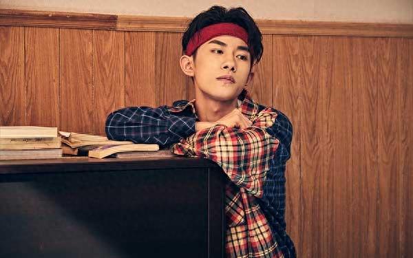 易烊千玺最新单曲《精彩才刚刚开始》