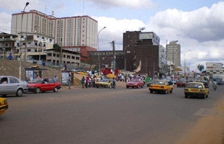 非洲一小国的男人都想娶中国女人，大街上随处可见中国汉字