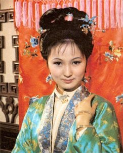 ​87红楼冷艳孤高的她，因不够漂亮错失妙玉，却演了温暖的俏丫头