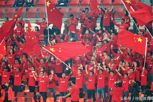 佛山国际女足锦标赛 中国队4比0大胜越南队 门将赵丽娜大长腿抢眼