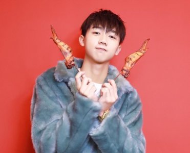 ​孟子坤发素人照片网暴，网友支持“干得漂亮”